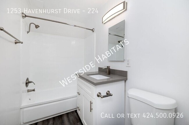 Building Photo - 1253 Havenhurst Dr