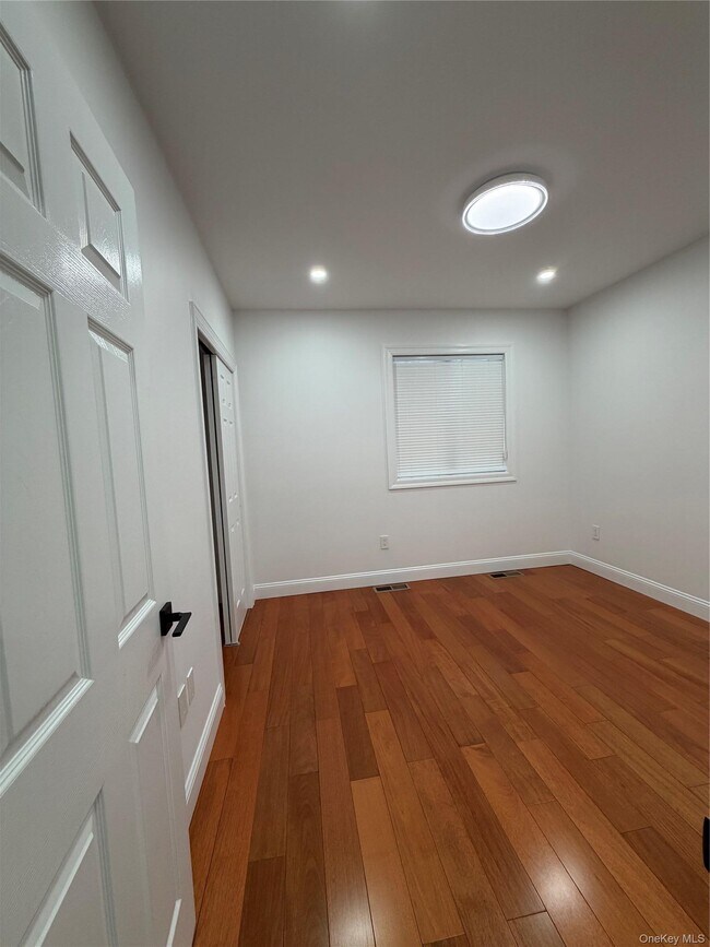 Foto del edificio - 43-35 189th St