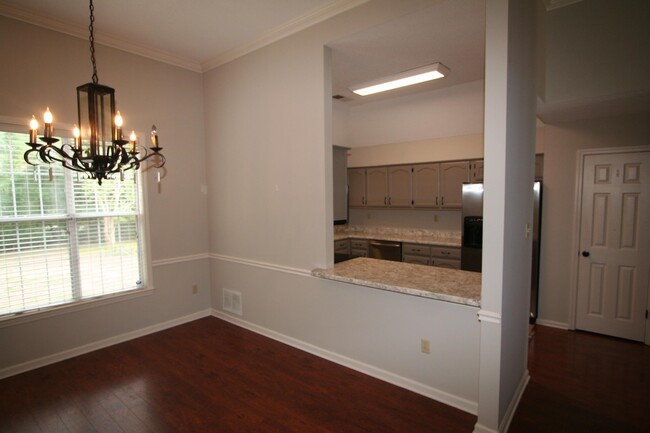 Building Photo - 6776 Dianna Dr
