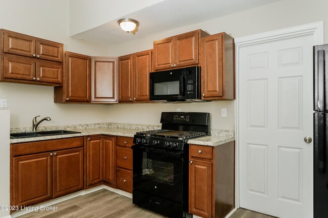 Foto del edificio - 14020 Darwin Blvd