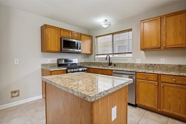 Foto del edificio - 6103 Elton Knolls St