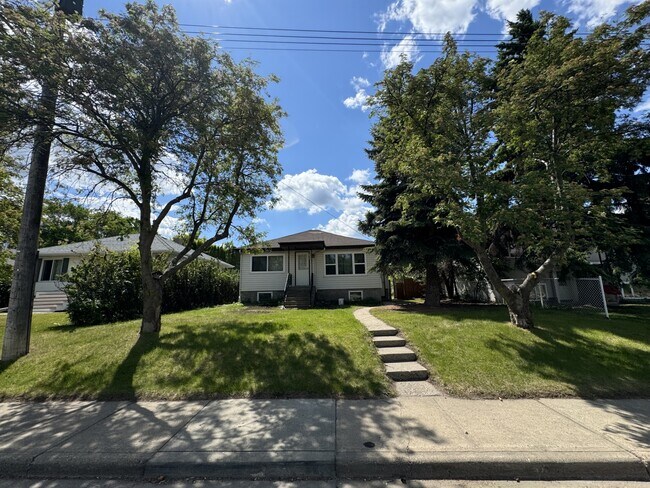 Building Photo - 5435 39 St