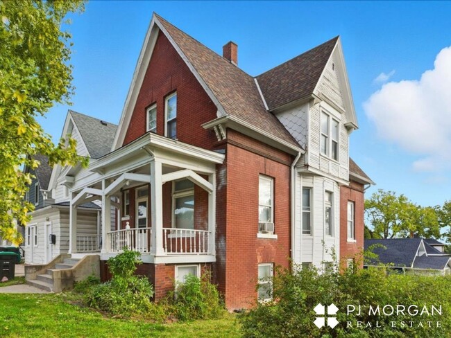 Building Photo - 3735 S