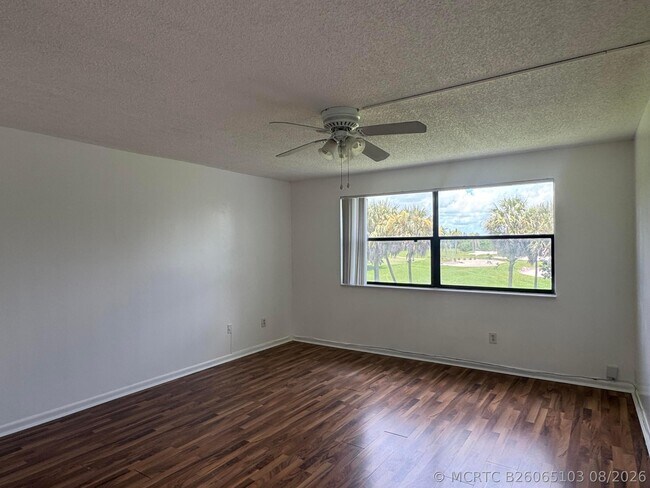 Building Photo - 16171 Blatt Blvd