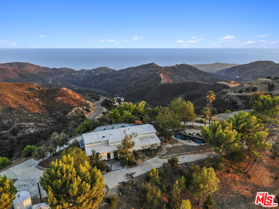 Primary Photo - 1888 Latigo Canyon Rd