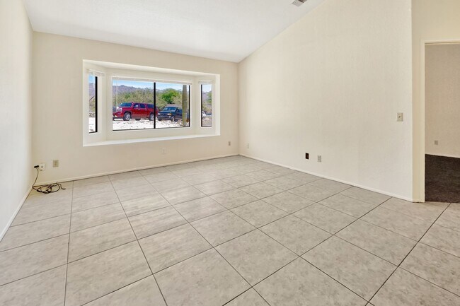 Foto del edificio - Pending/ Rented - Serene 3-bed 2-bath