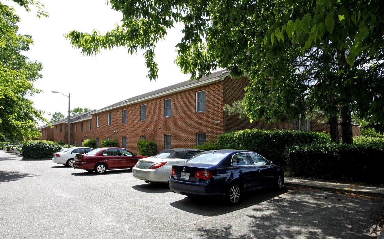 Foto del edificio - Heritage West Apartments