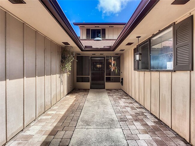 Building Photo - 26 Lake Fairgreen Cir