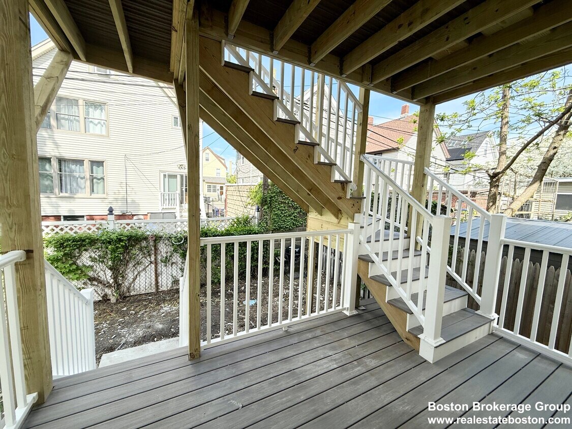 Primary Photo - 10 Cawfield St