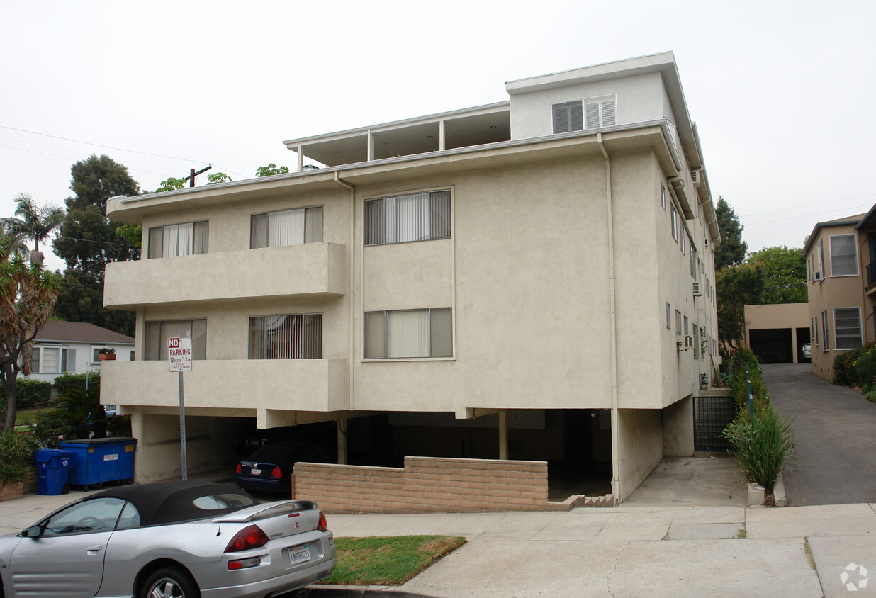 Building Photo - 1666 Thayer Ave
