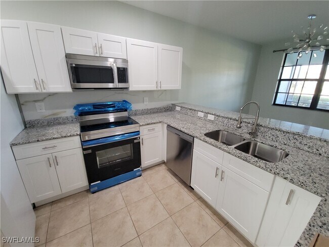 Building Photo - 15610 Summit Pl Cir