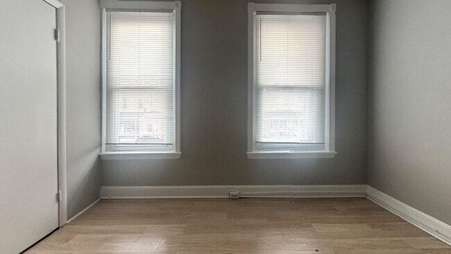 Foto del edificio - Germantown 2BR w/porch and yard