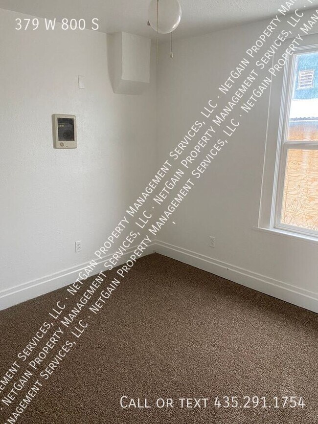 Building Photo - 2 Bedroom 1 Bath Home In Milford