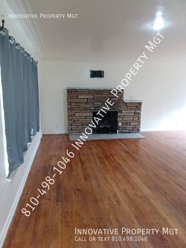 Building Photo - 3087 Hatherly Ave