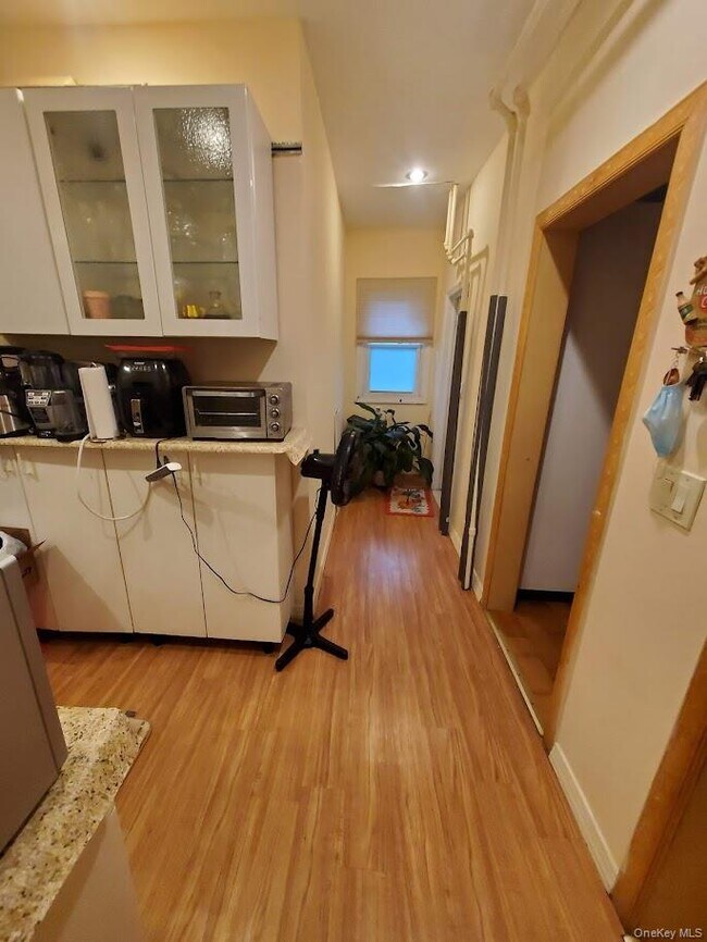 Foto del edificio - 83 Kraemer St