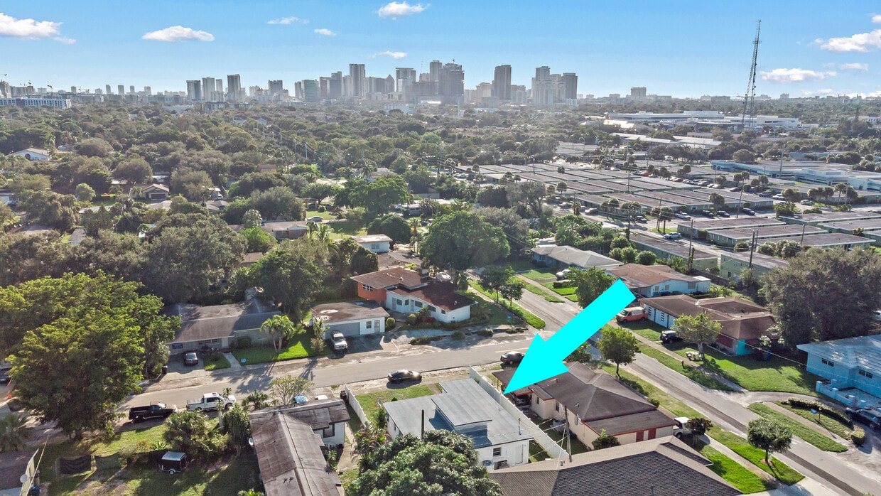 Primary Photo - 401 NW 16th Ave