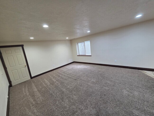 Building Photo - 10313 N 6530 W