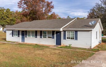 Building Photo - 242 Garnett Ridge Dr