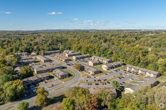 Building Photo - 1913 Country Ln