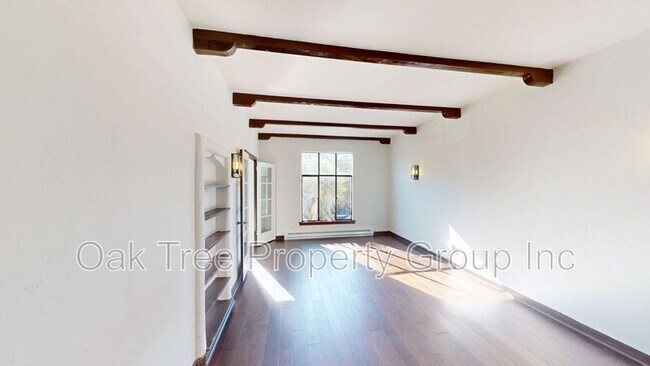 Building Photo - 2936 Schyler St