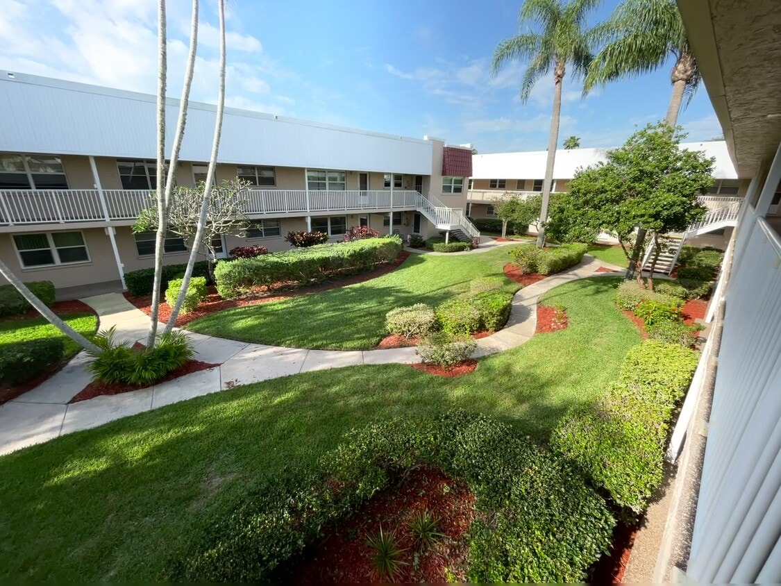 10033 64th Ave N Unit 2, Saint Petersburg, FL 33708 Condo for Rent in