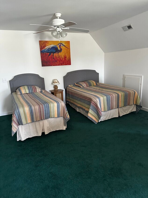 Foto principal - 152 Mariners Dr