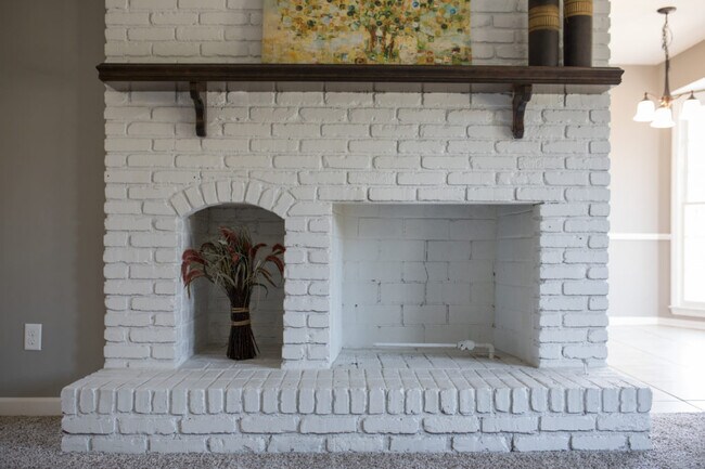 Foto del edificio - 4328 Castlewood Ct