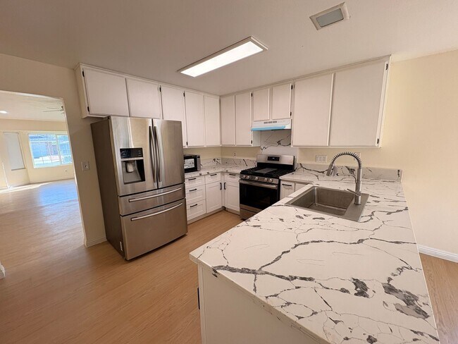 Building Photo - Rancho Cucamonga Gem – Stylish Single-Story Home with Pool, Jacuzzi, and Marble Finishes