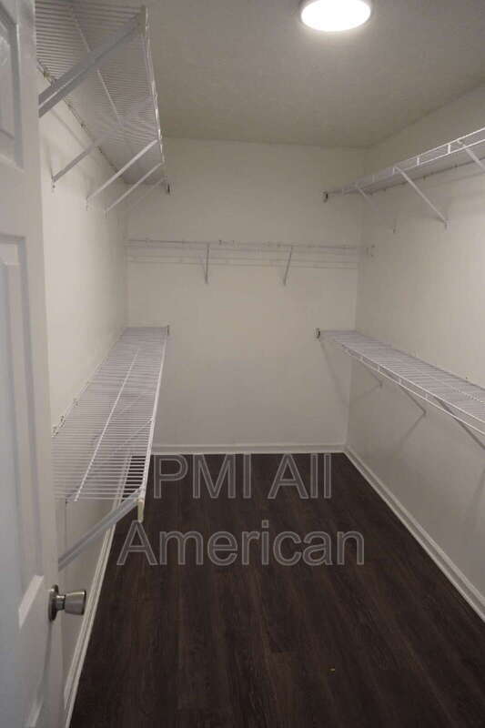 Building Photo - 1142 Blankshire Rd