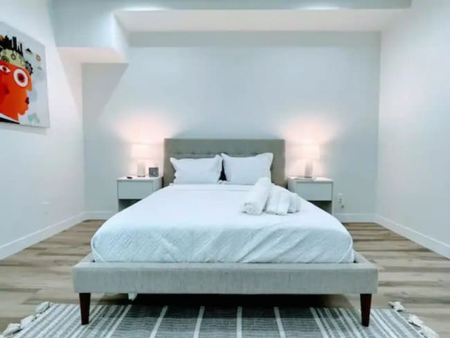 Building Photo - 2335 S Crenshaw Blvd