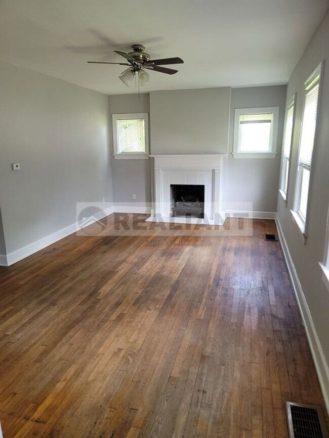 Foto del edificio - 1411 Hill St