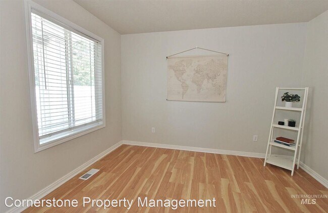 Foto del edificio - 4 br, 2.5 bath House - 10731 W. Florence Dr.