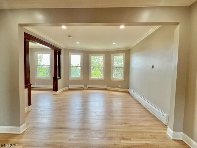 Foto del edificio - 420 Lakeview Ave