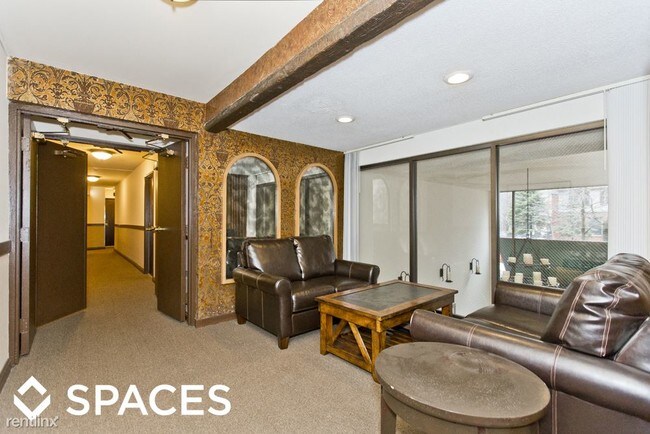 Foto del edificio - 445 W Barry Ave