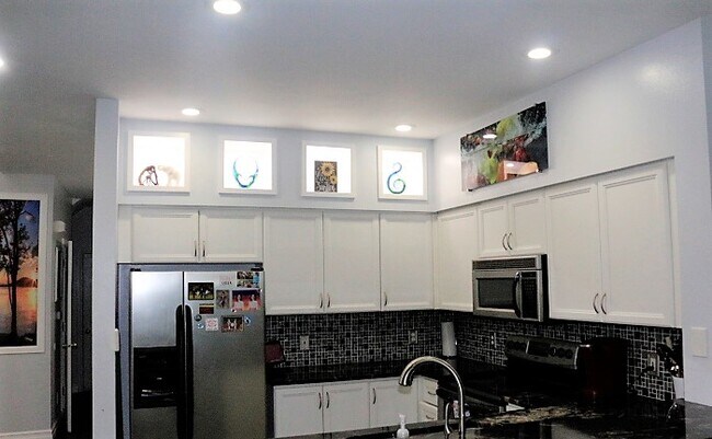 Kitchen - 6775 SE Cougar Mountain Way