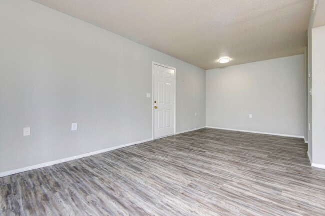 Living Room/Dinning Room - Meadowview Apartments