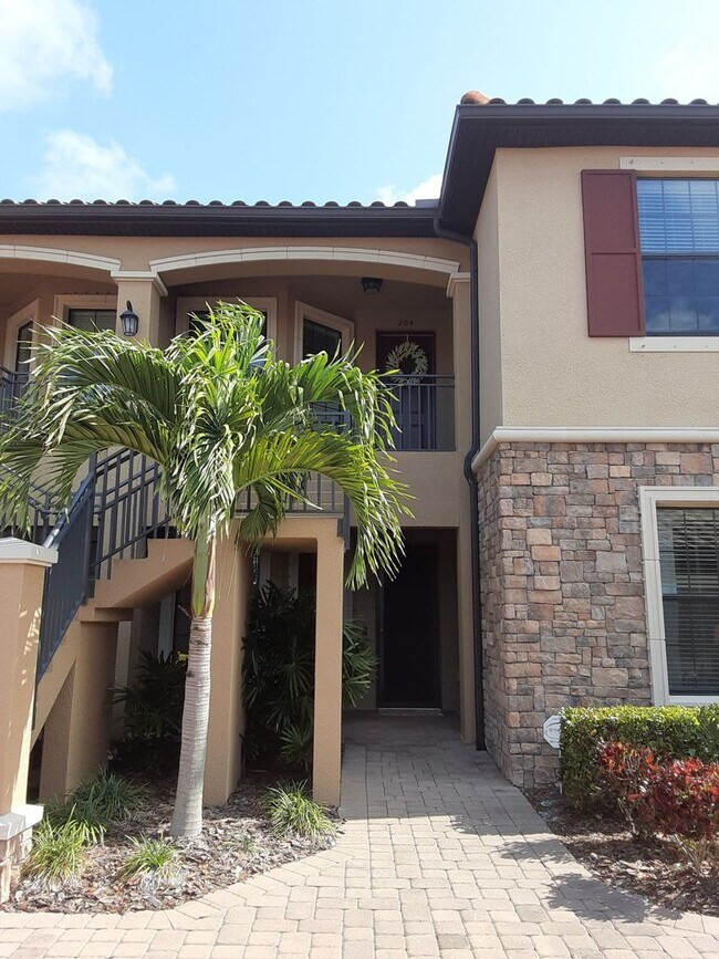 Foto del edificio - Seasonal/short term turnkey furnished Incredible 2/2 with den ground floor condo in resort Esplan...