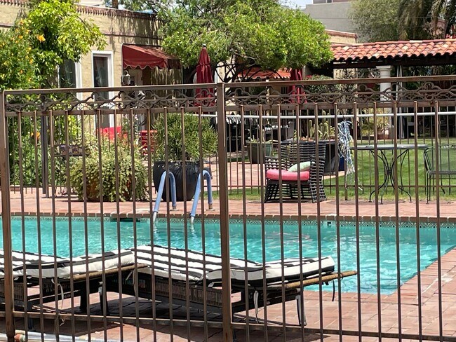 Foto del edificio - 720 W McDowell Rd
