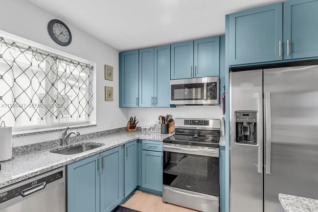 Foto del edificio - 10877 Overseas Hwy