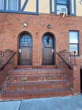 Building Photo - 131 Lincoln Ave