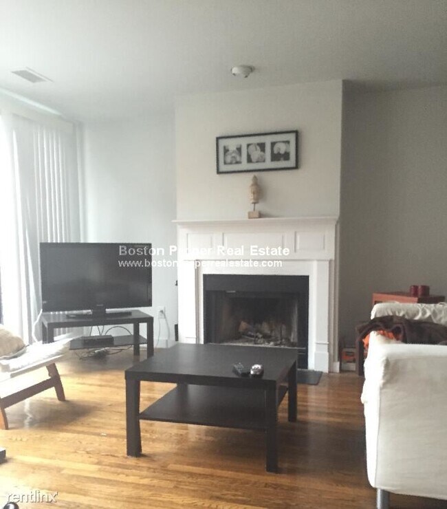 Building Photo - 3 br, 2 bath  - 39 Saint Botolph St Apt 5 5
