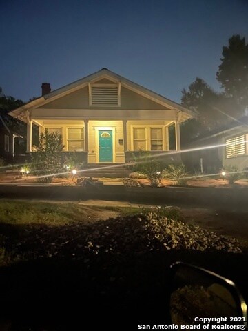 Foto del edificio - 805 W Mistletoe Ave