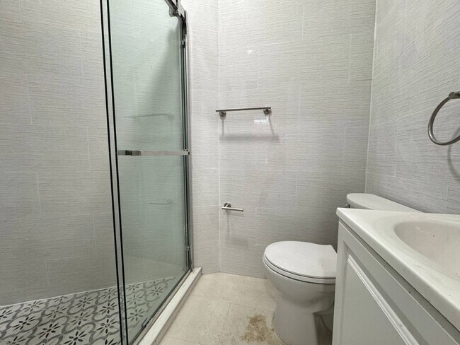 Foto del edificio - 250 E 207th St