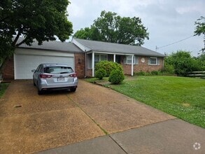 Building Photo - 528 N Rock Hill Rd
