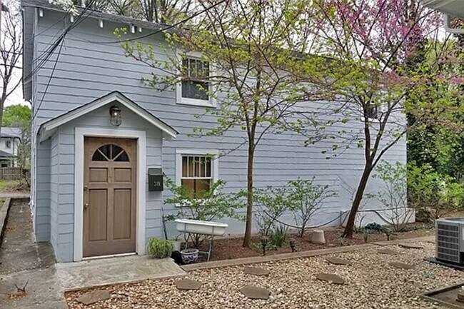 Foto del edificio - 319 East Blvd