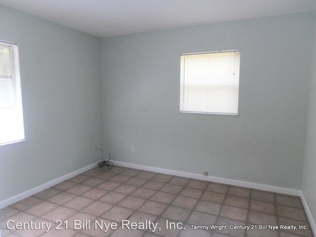 Building Photo - 38802 6th Ave