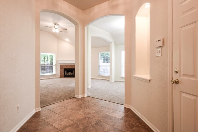 Foto del edificio - 22 E Hobbit Glen Dr