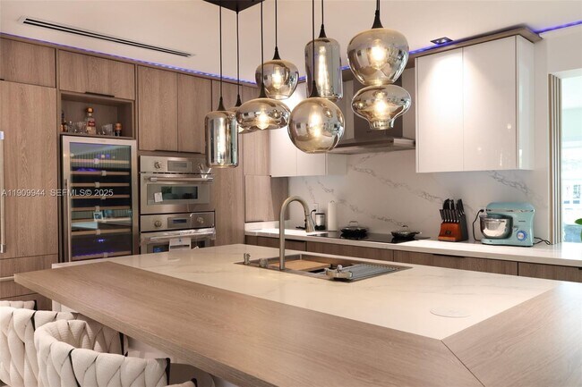 Foto del edificio - 2537 SE 10th Ct