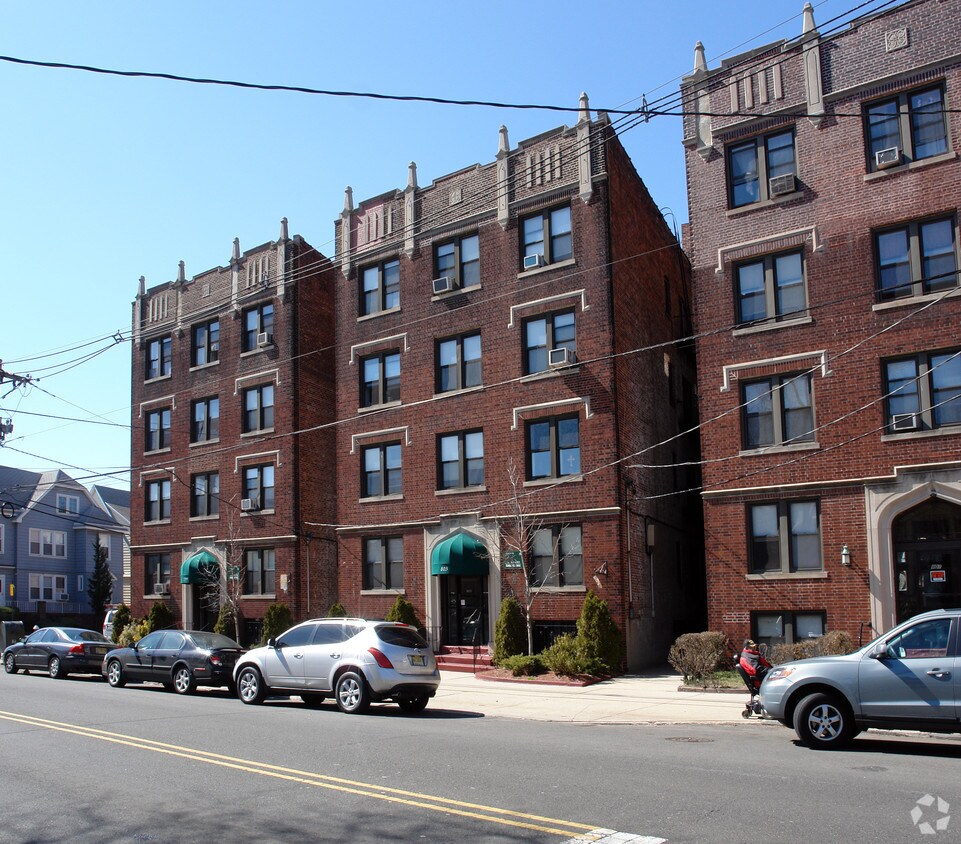 Building Photo - 803 Avenue A
