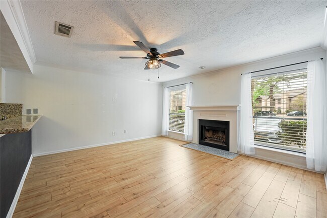 Foto del edificio - 12755 Mill Ridge Dr